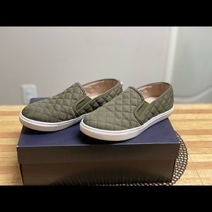 Steve Madden slip on shoes